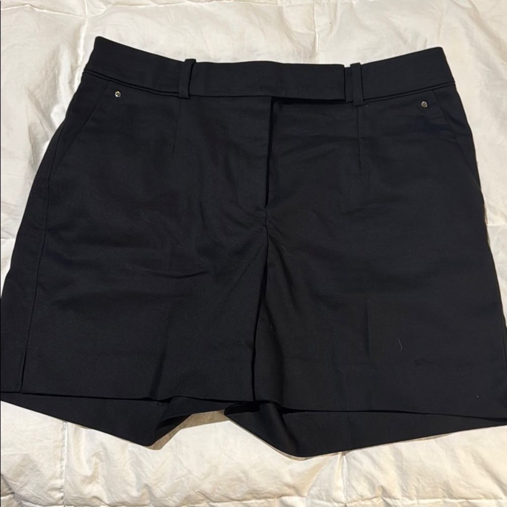 White House Black Market Smith Stretch Short
